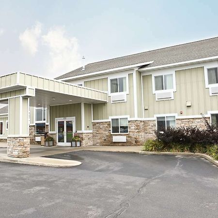 Grandstay Hotel & Suites Perham Екстериор снимка