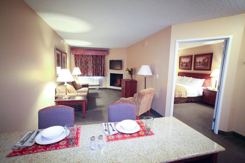 Grandstay Hotel & Suites Perham Екстериор снимка