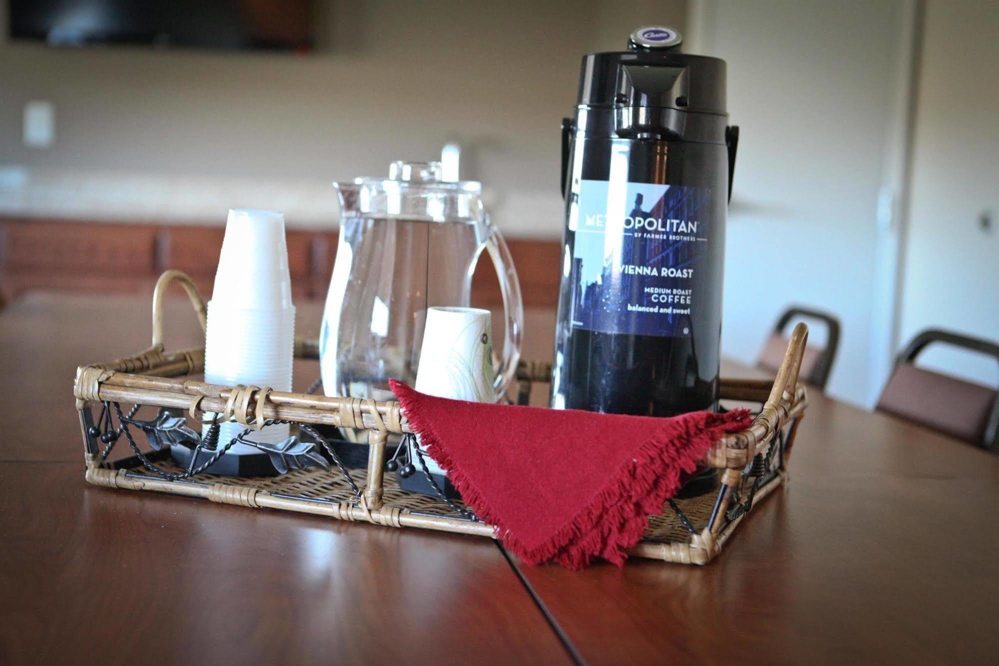 Grandstay Hotel & Suites Perham Екстериор снимка